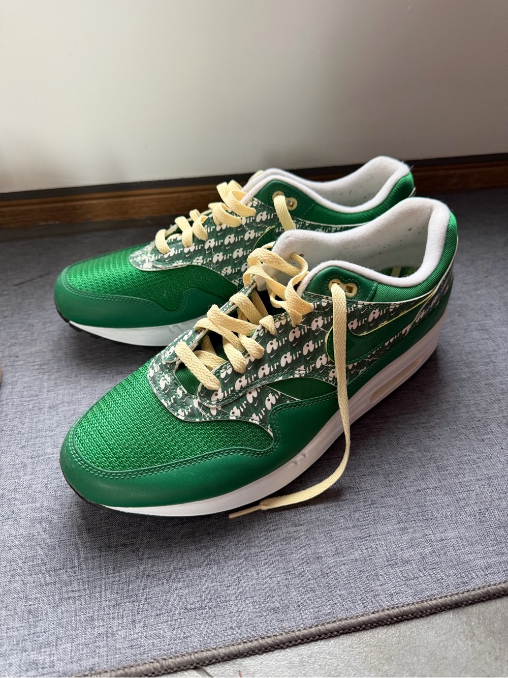 Nike Green mens Athletic Sneakers with butter yellow Laces